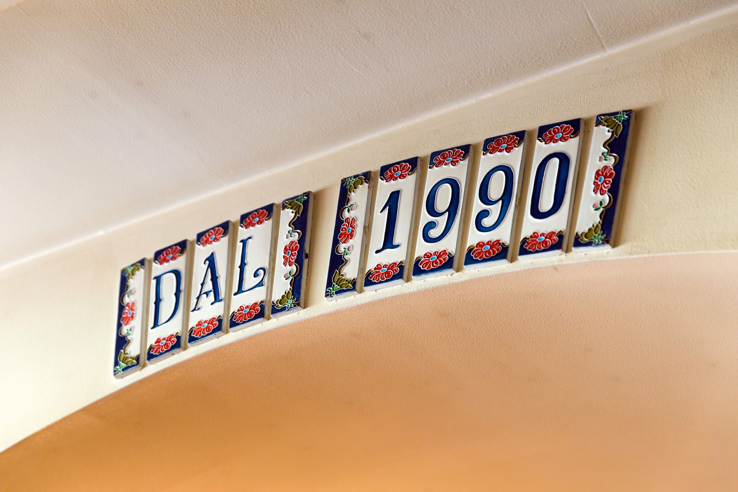 imgi_12_dal1990.jpg